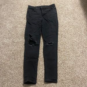 Black American Eagle Skinny jeans, Size 2.